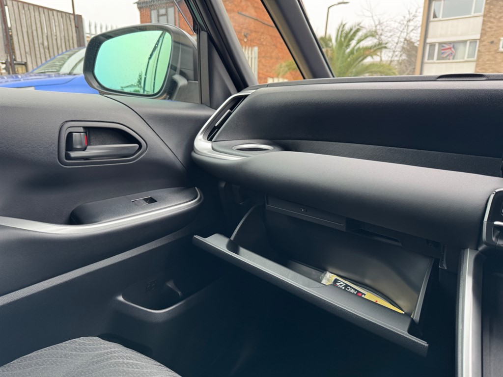 Used Toyota Voxy 2025 for sale - 77746364: Photo 22