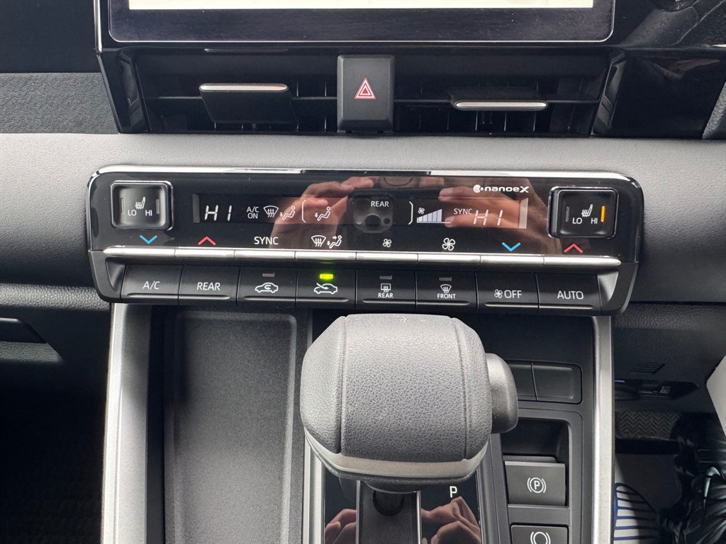 Used Toyota Voxy 2025 for sale - 77746364: Photo 29