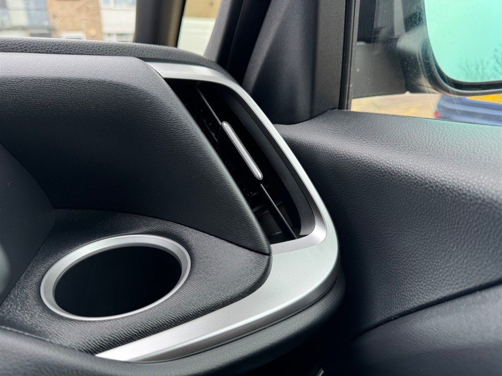 Used Toyota Voxy 2025 for sale - 77746364: Photo 41