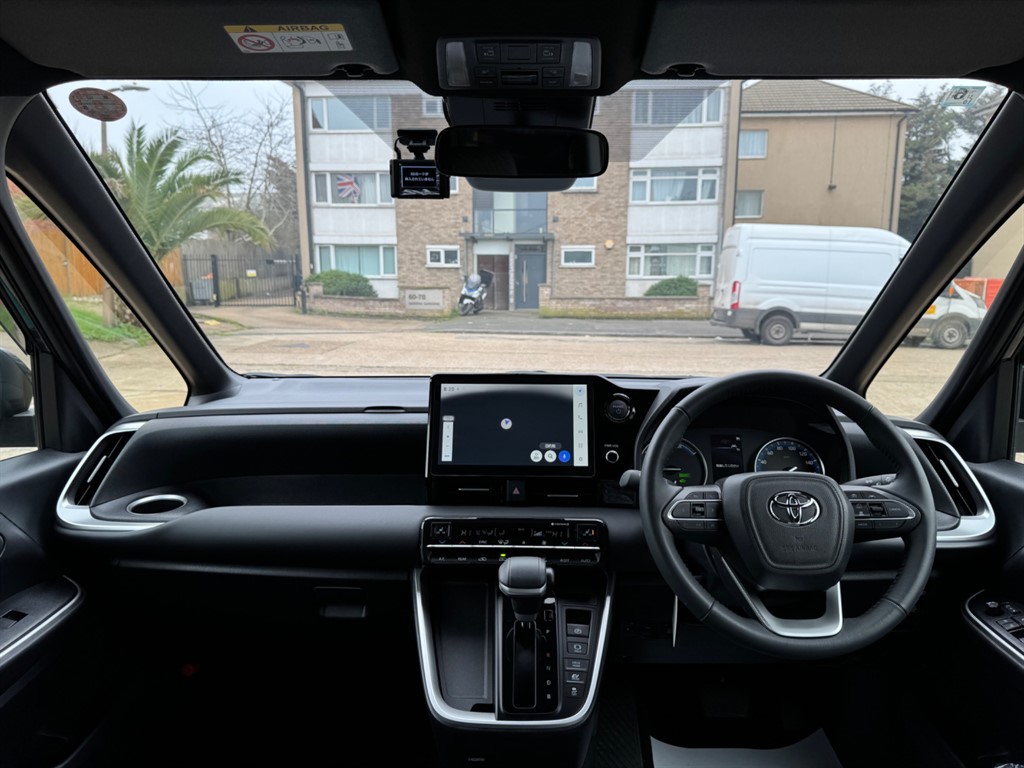 Used Toyota Voxy 2025 for sale - 77746364: Photo 45