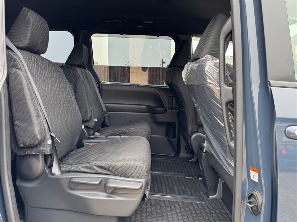 Used Toyota Voxy 2025 for sale - 77746364: Photo 47