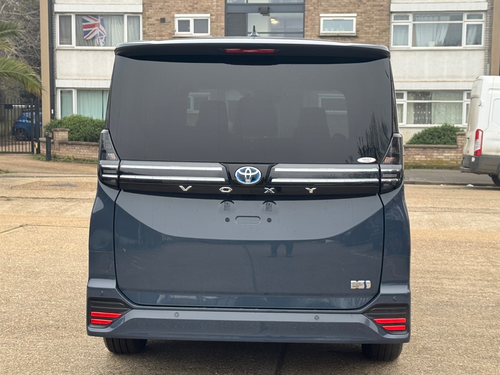 Used Toyota Voxy 2025 for sale - 77746364: Photo 5