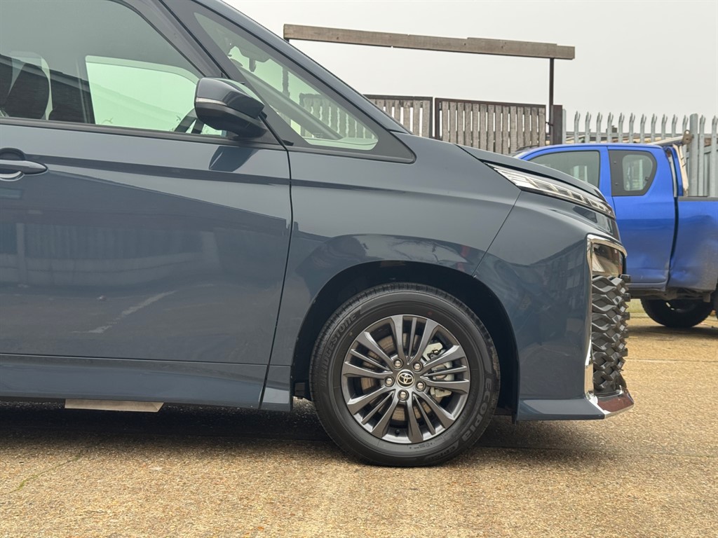 Used Toyota Voxy 2025 for sale - 77746364: Photo 71