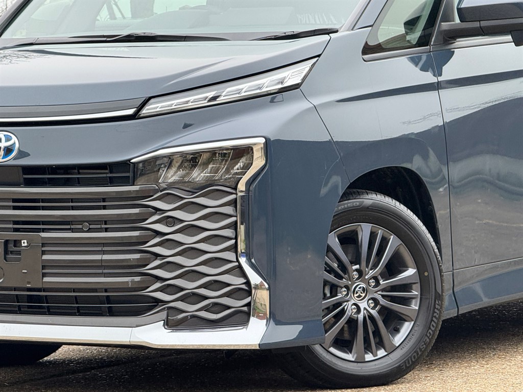 Used Toyota Voxy 2025 for sale - 77746364: Photo 73