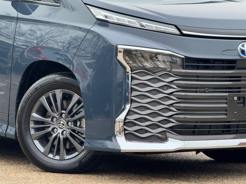 Used Toyota Voxy 2025 for sale - 77746364: Photo 75