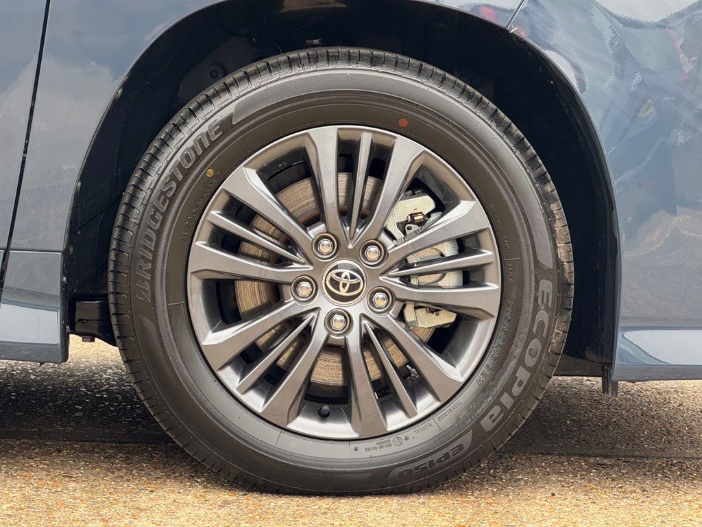 Used Toyota Voxy 2025 for sale - 77746364: Photo 82