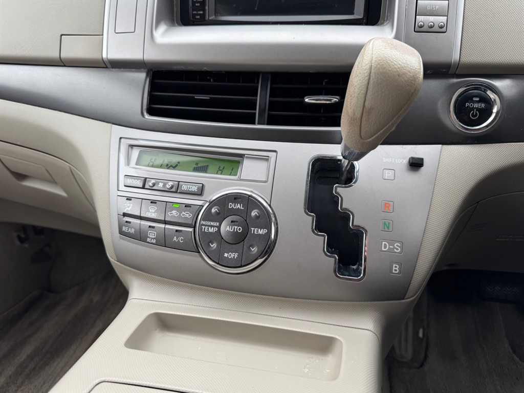 Used Toyota Estima 2016 for sale - 77300746: Photo 24