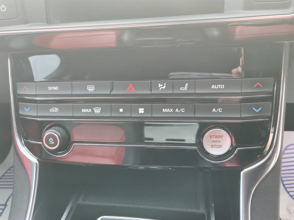 Used Jaguar XE 2017 for sale - 76922092: Photo 17