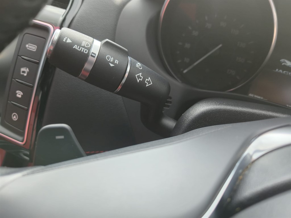 Used Jaguar XE 2017 for sale - 76922092: Photo 20