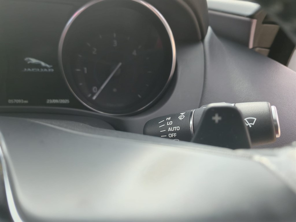 Used Jaguar XE 2017 for sale - 76922092: Photo 21