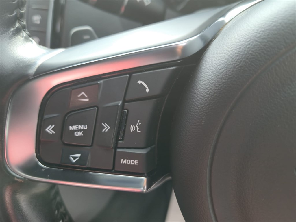 Used Jaguar XE 2017 for sale - 76922092: Photo 22