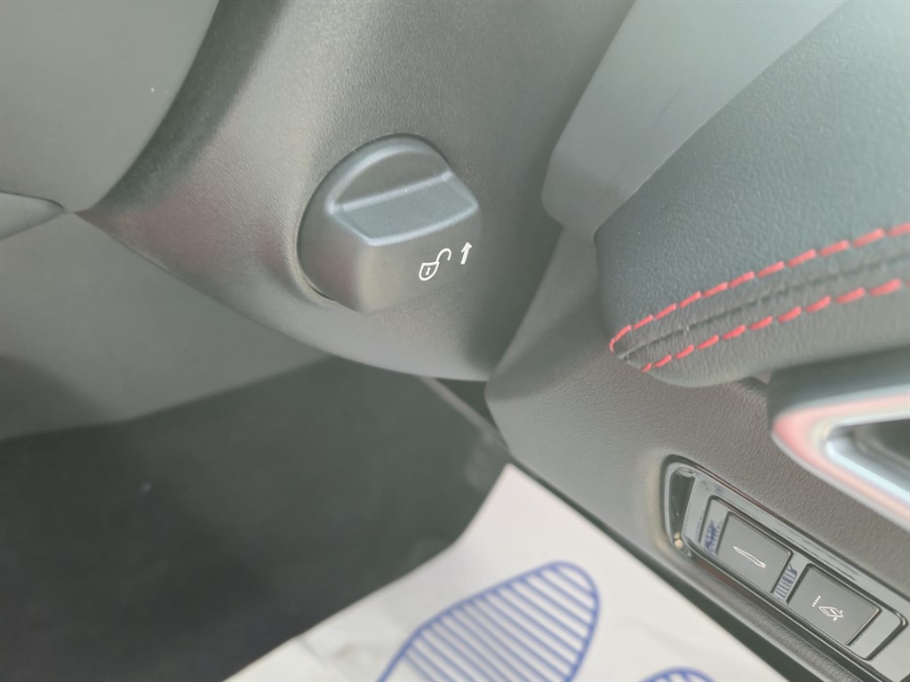 Used Jaguar XE 2017 for sale - 76922092: Photo 24