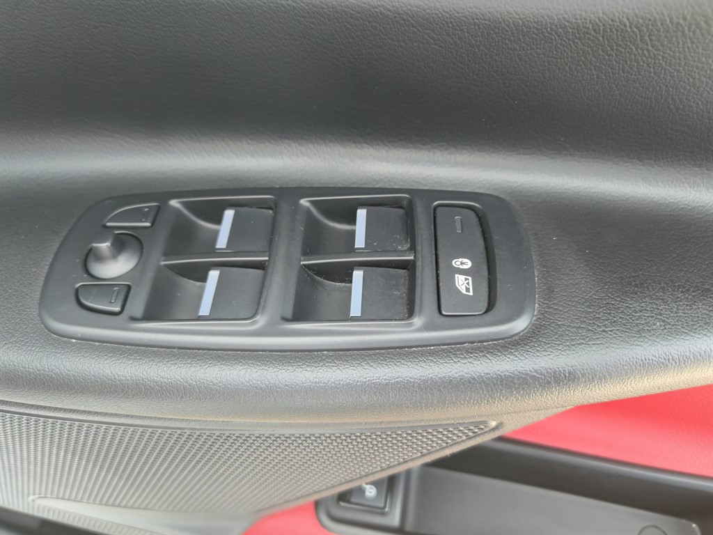 Used Jaguar XE 2017 for sale - 76922092: Photo 28