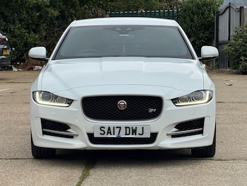 Used Jaguar XE 2017 for sale - 76922092: Photo