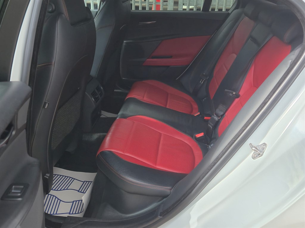 Used Jaguar XE 2017 for sale - 76922092: Photo 31