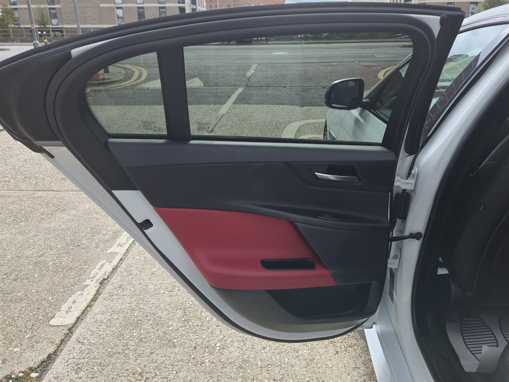 Used Jaguar XE 2017 for sale - 76922092: Photo 33