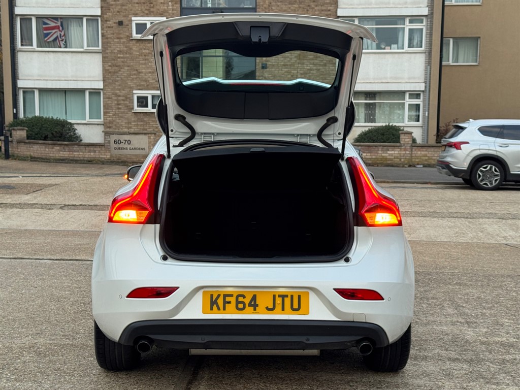 Used Volvo S40 2024 for sale - 76861983: Photo 48