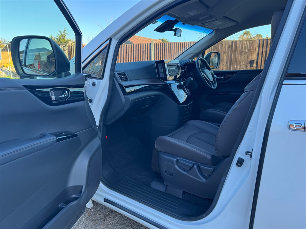 Used Nissan Elgrand 2023 for sale - 77106233: Photo 14