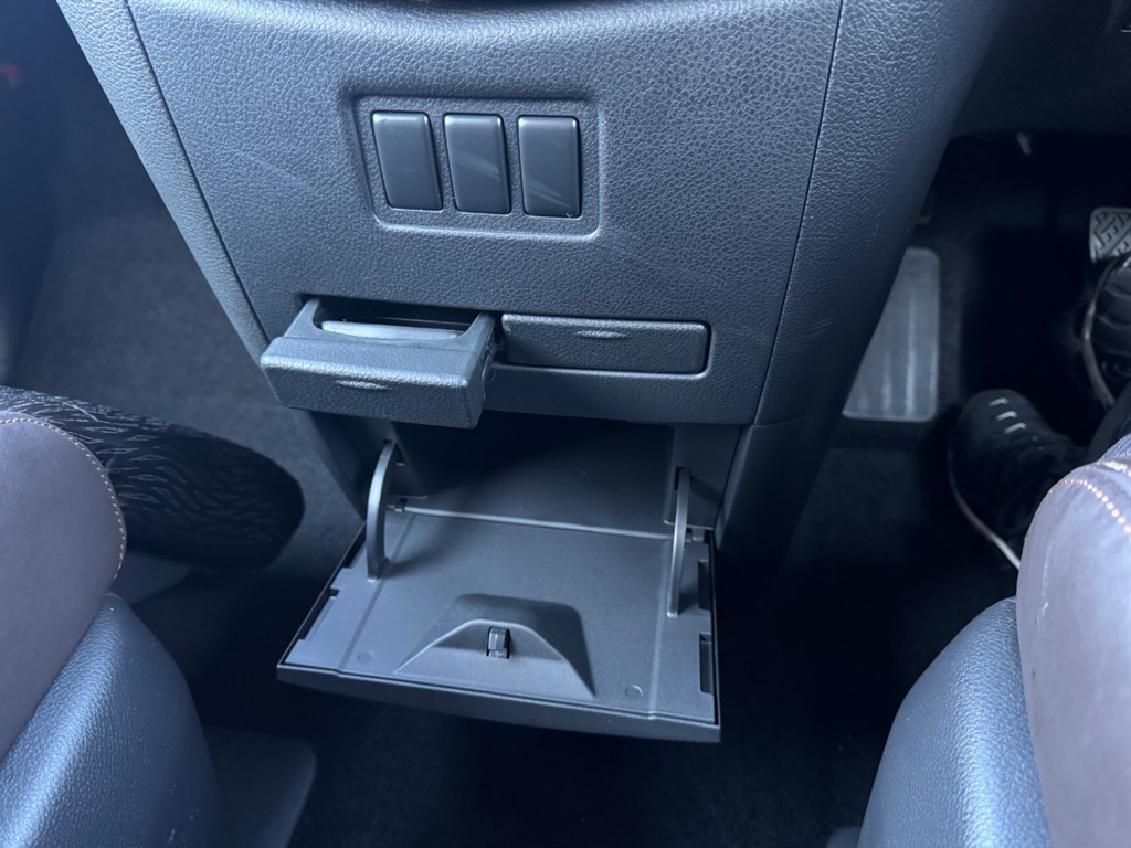 Used Nissan Elgrand 2023 for sale - 77106233: Photo 26