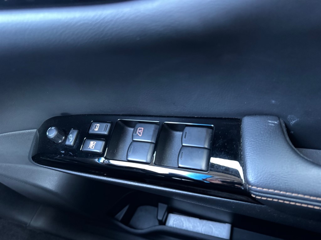 Used Nissan Elgrand 2023 for sale - 77106233: Photo 40