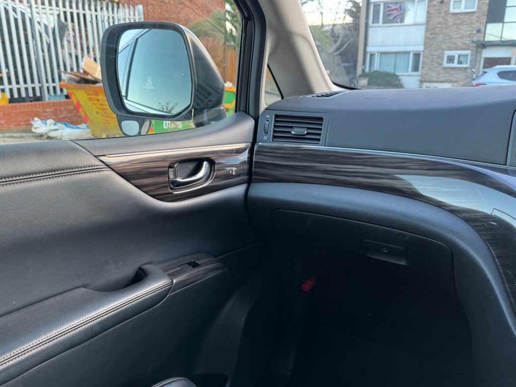 Used Nissan Elgrand 2019 for sale - 76758052: Photo 18