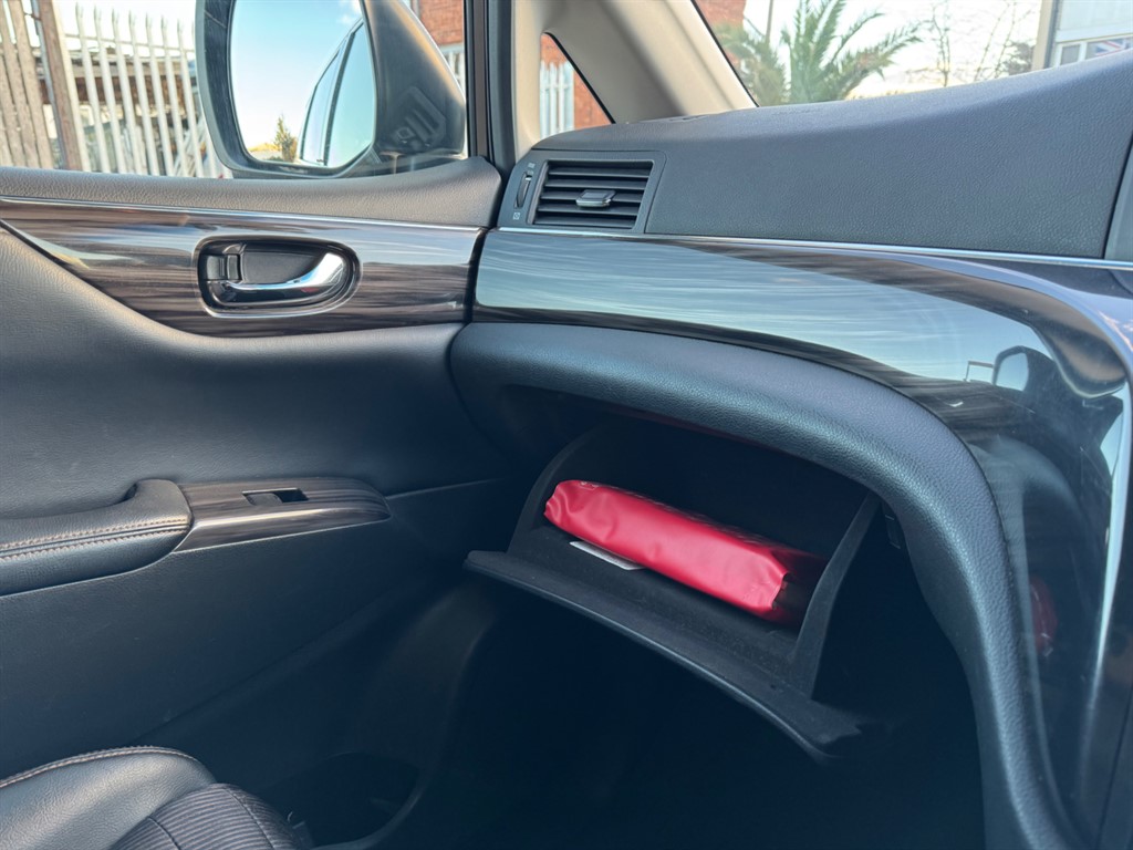 Used Nissan Elgrand 2019 for sale - 76758052: Photo 19