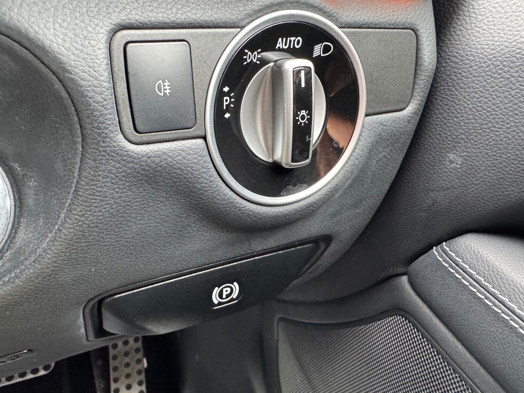 Used Mercedes-Benz CLS 2012 for sale - 77636348: Photo 43