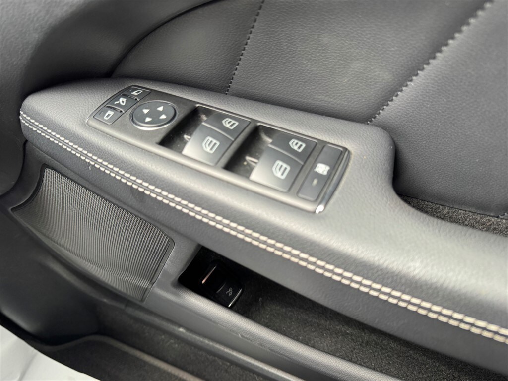 Used Mercedes-Benz CLS 2012 for sale - 77636348: Photo 45