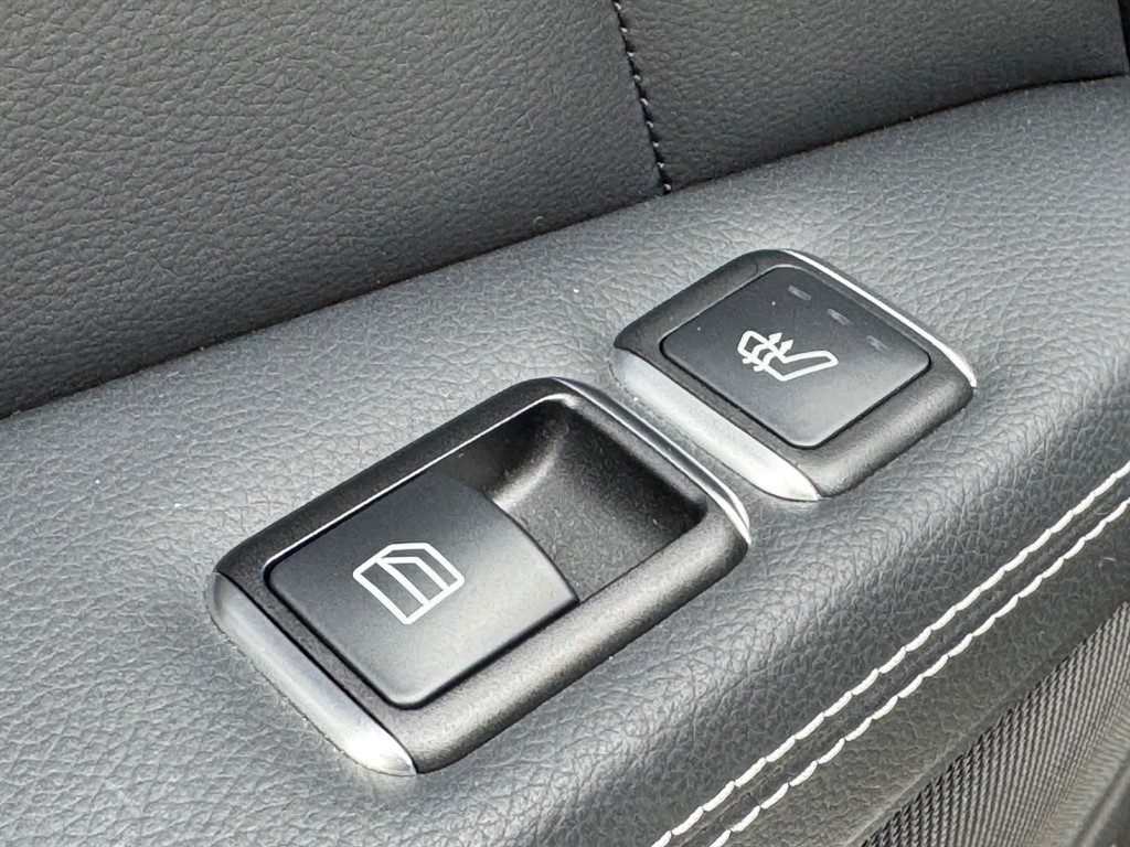 Used Mercedes-Benz CLS 2012 for sale - 77636348: Photo 54