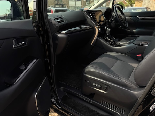 Used Toyota Alphard 2022 for sale - 75663063: Photo 17