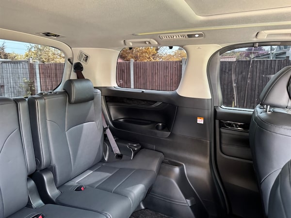 Used Toyota Alphard 2022 for sale - 75663063: Photo 65