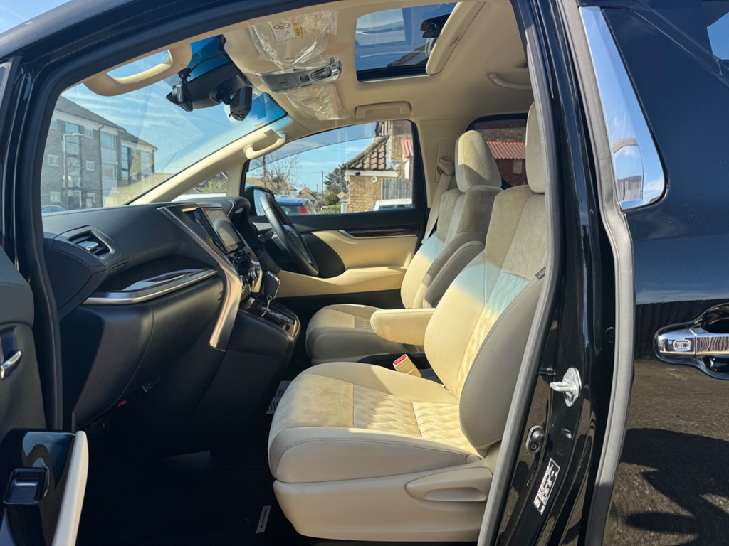 Used Toyota Alphard 2023 for sale - 77918275: Photo 12