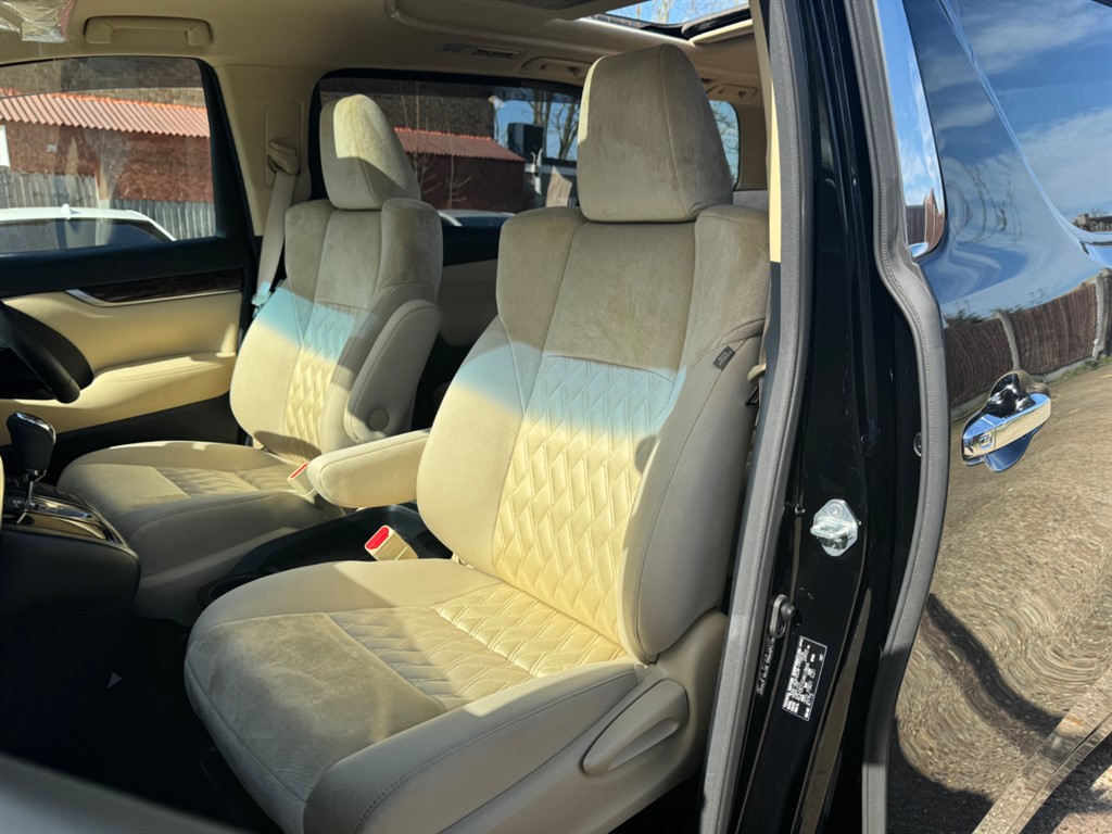 Used Toyota Alphard 2023 for sale - 77918275: Photo 13