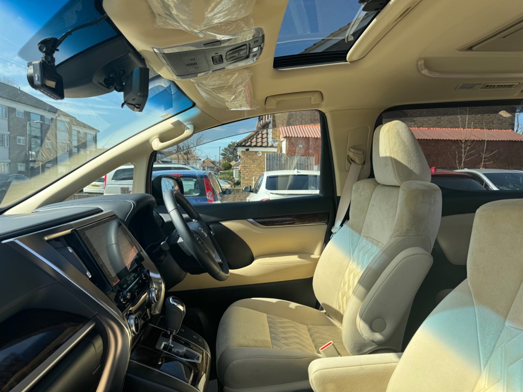 Used Toyota Alphard 2023 for sale - 77918275: Photo 15