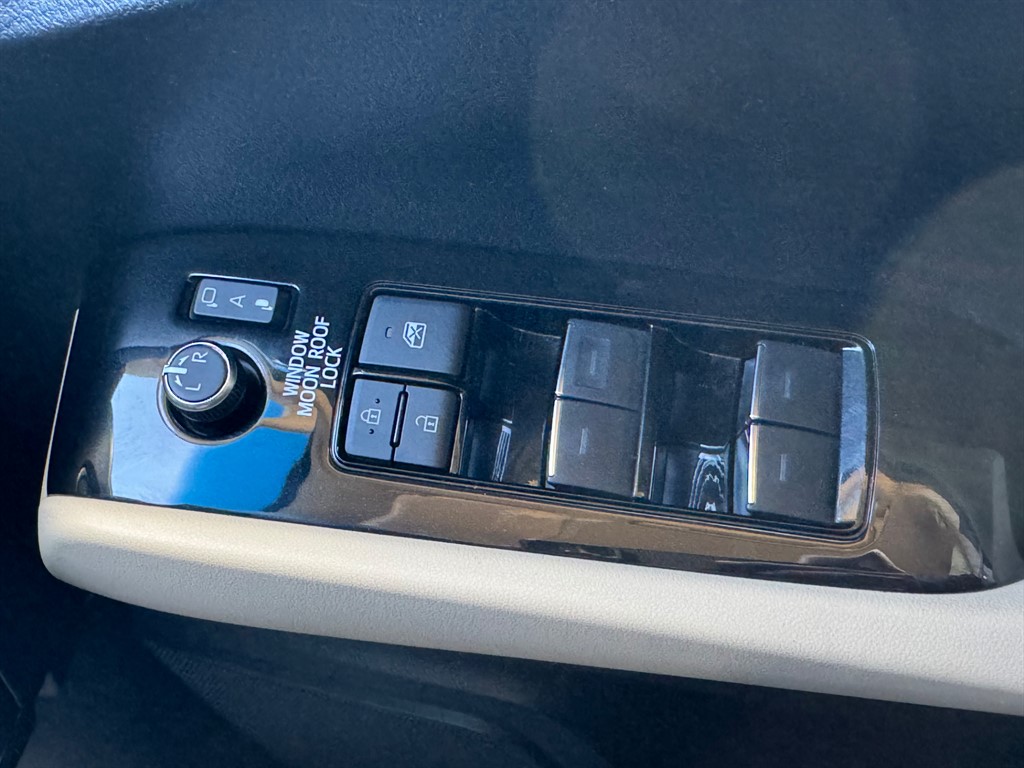 Used Toyota Alphard 2023 for sale - 77918275: Photo 41