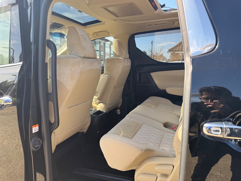 Used Toyota Alphard 2023 for sale - 77918275: Photo 48