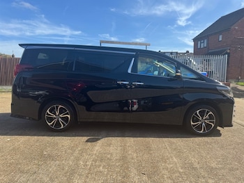 Used Toyota Alphard 2023 for sale - 77918275: Photo