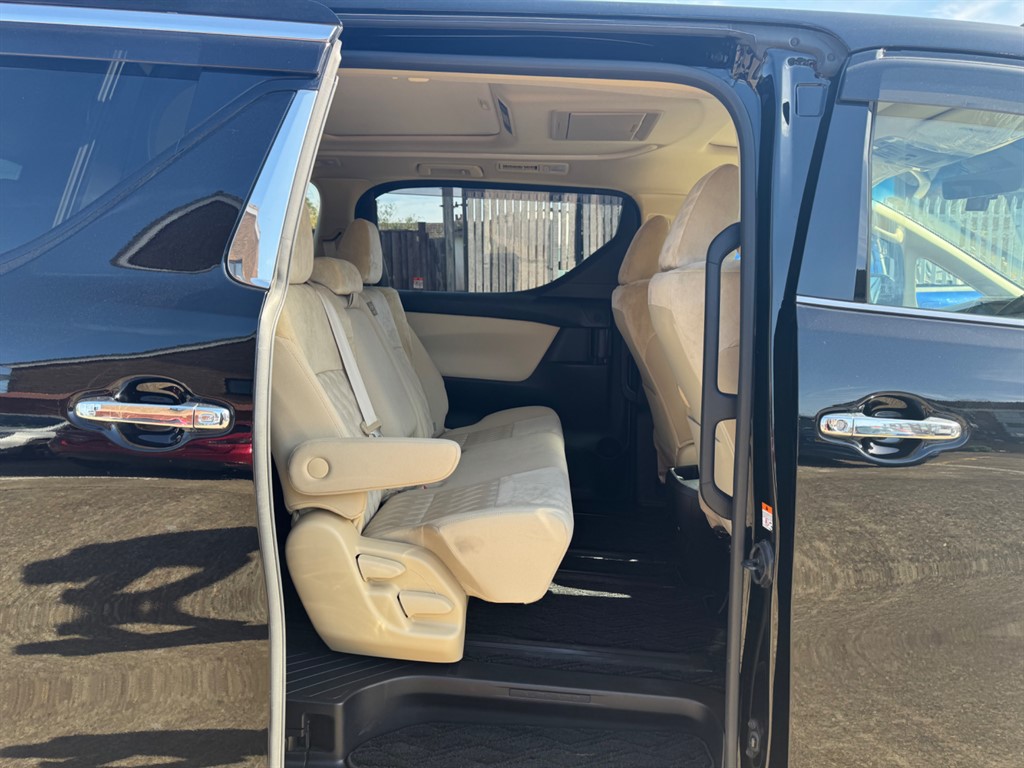 Used Toyota Alphard 2023 for sale - 77918275: Photo 51