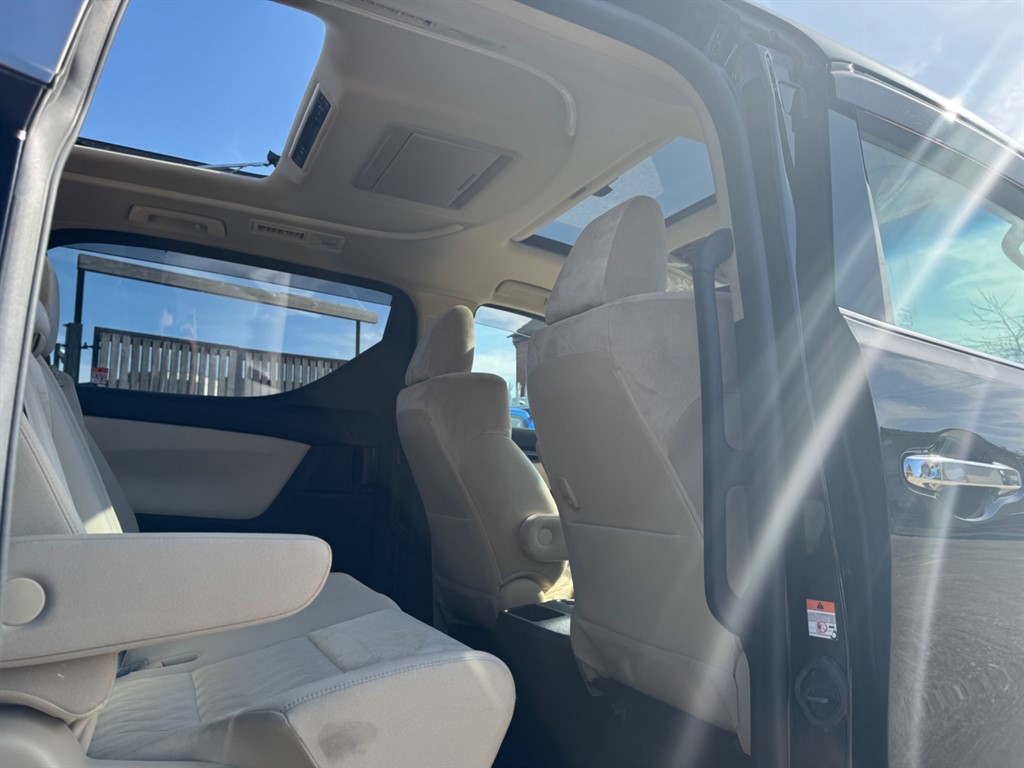Used Toyota Alphard 2023 for sale - 77918275: Photo 54