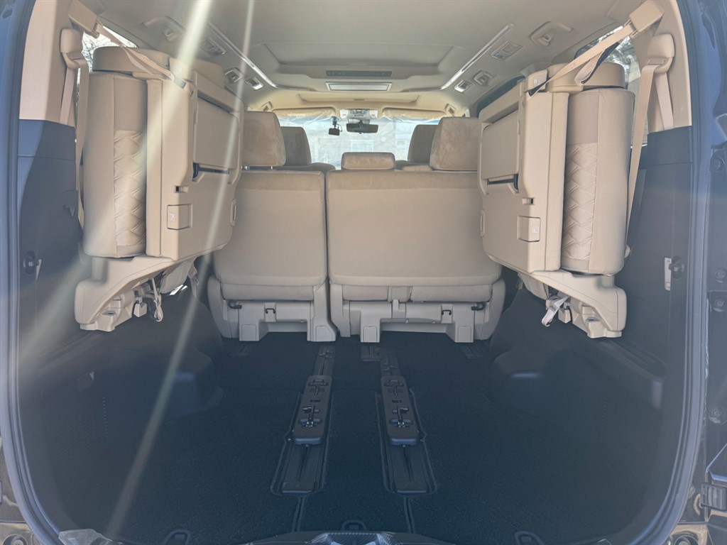 Used Toyota Alphard 2023 for sale - 77918275: Photo 61