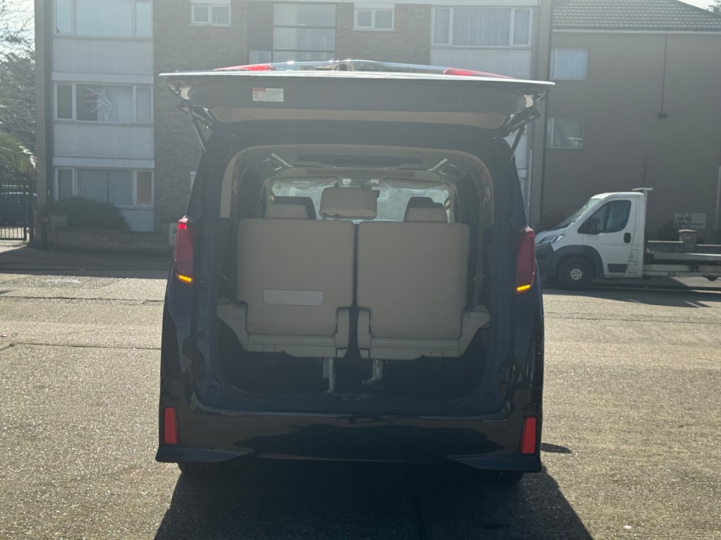 Used Toyota Alphard 2023 for sale - 77918275: Photo 62