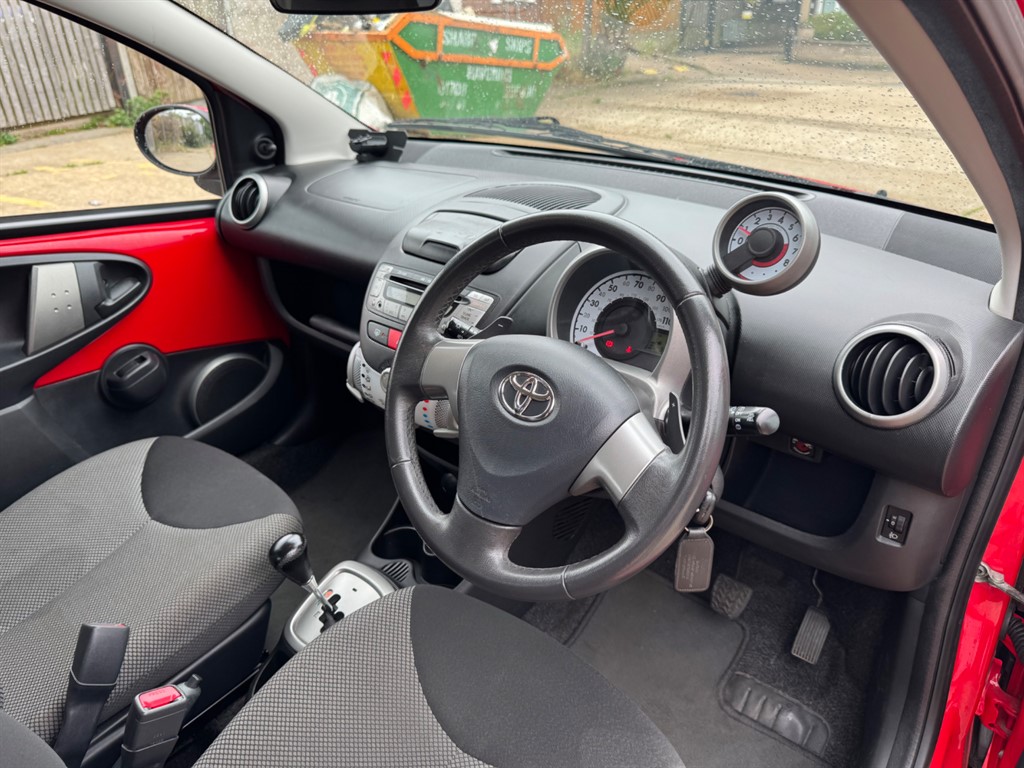 Used Toyota AYGO 2014 for sale - 76731887: Photo 11