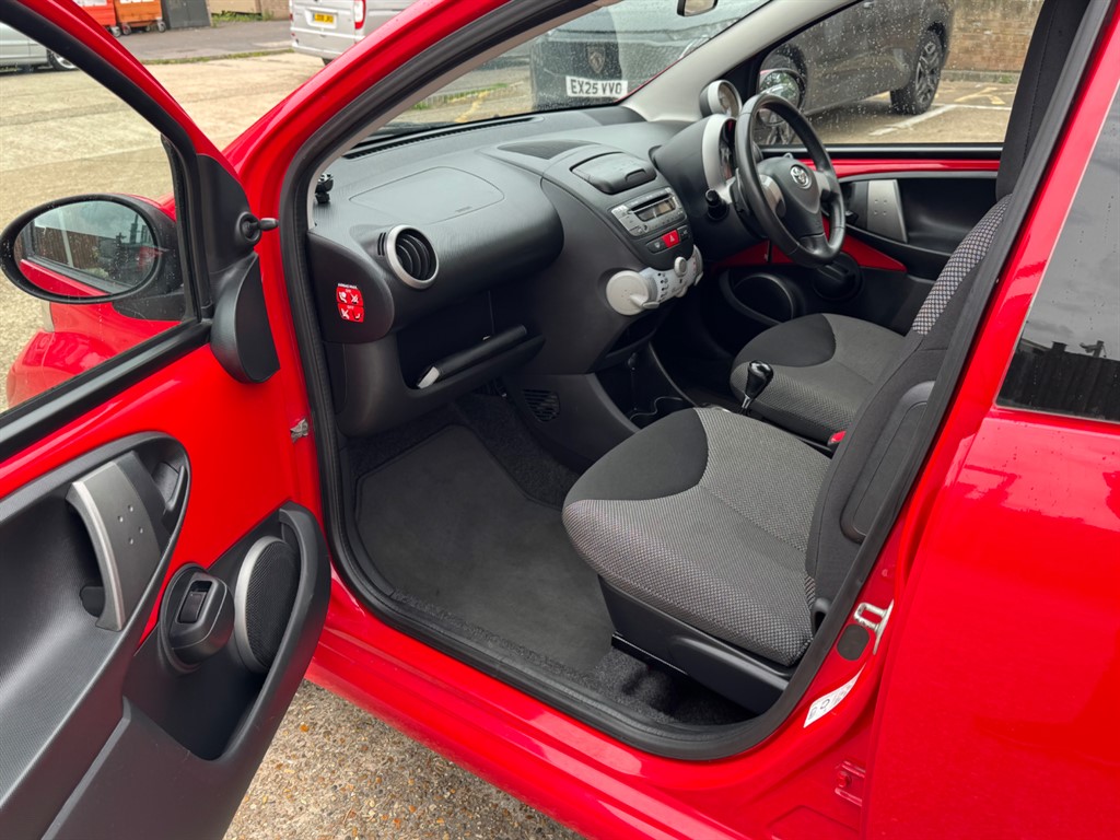 Used Toyota AYGO 2014 for sale - 76731887: Photo 13