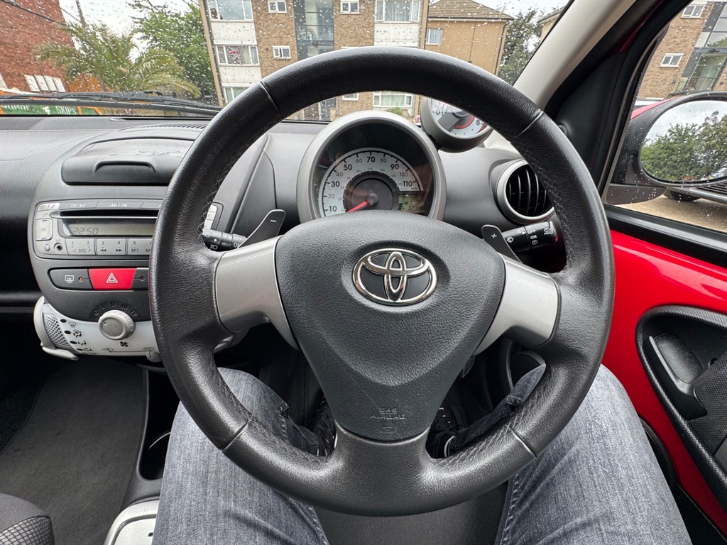 Used Toyota AYGO 2014 for sale - 76731887: Photo 25