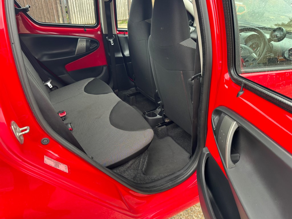 Used Toyota AYGO 2014 for sale - 76731887: Photo 32