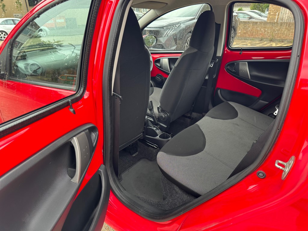 Used Toyota AYGO 2014 for sale - 76731887: Photo 35