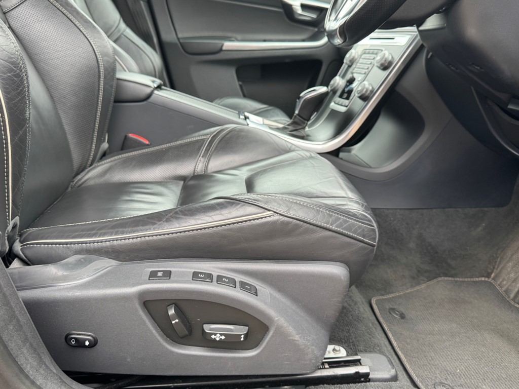 Used Volvo XC60 2015 for sale - 77795261: Photo 12