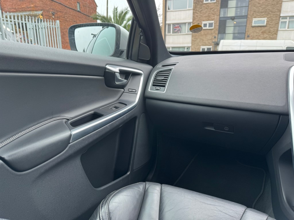 Used Volvo XC60 2015 for sale - 77795261: Photo 21