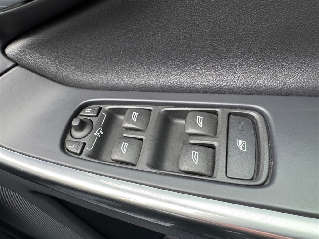 Used Volvo XC60 2015 for sale - 77795261: Photo 42