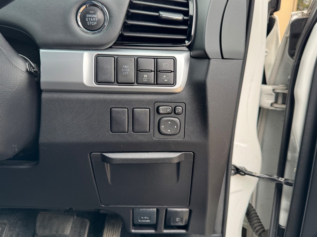 Used Toyota Estima 2016 for sale - 78055445: Photo 35